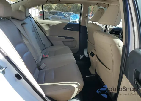 2015 Honda Accord Touring z USA, uszkodzony, nr VIN 1HGCR3F92FA028106